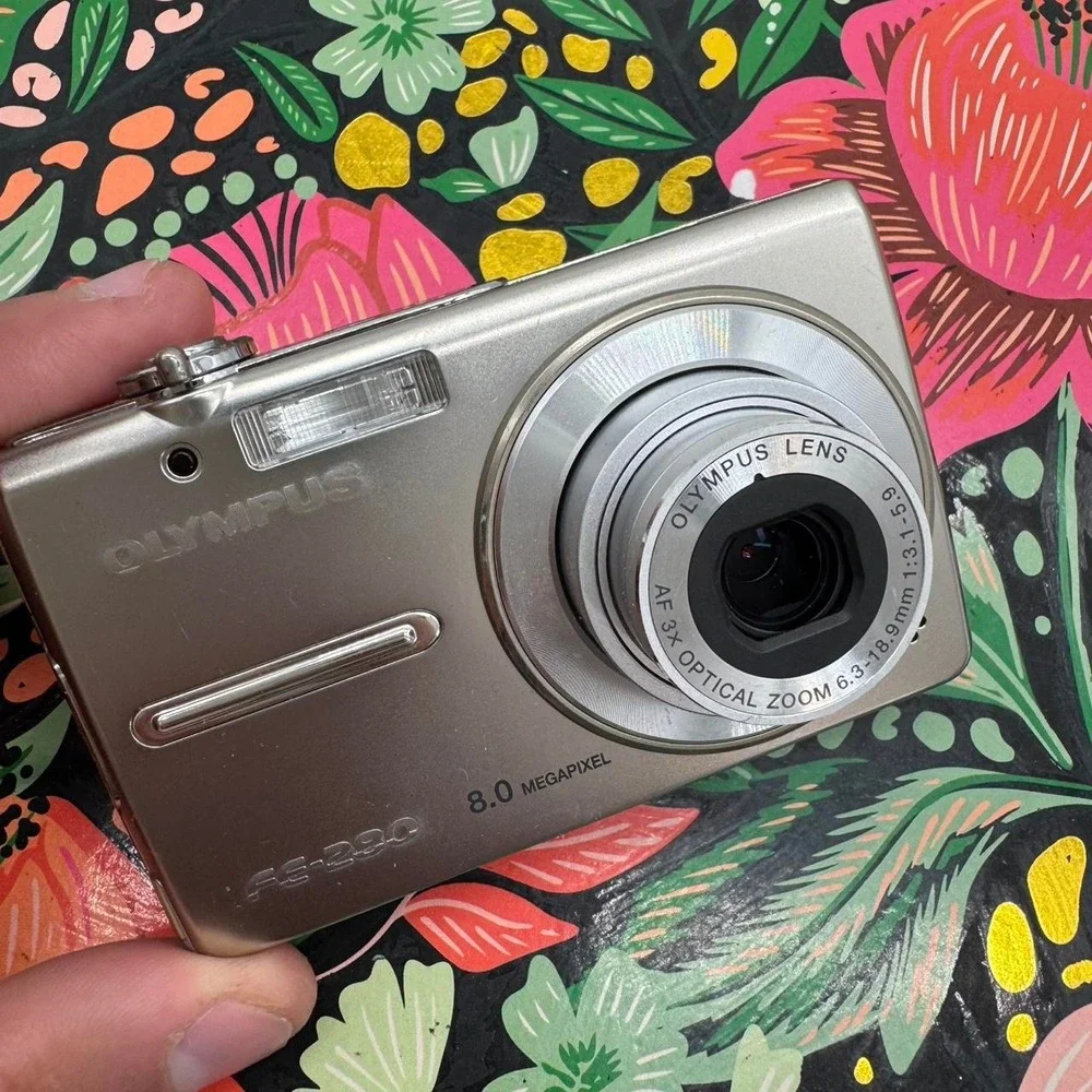 Olympus‎ FE-280 Digital Camera – Compact Point-and-Shoot Camera